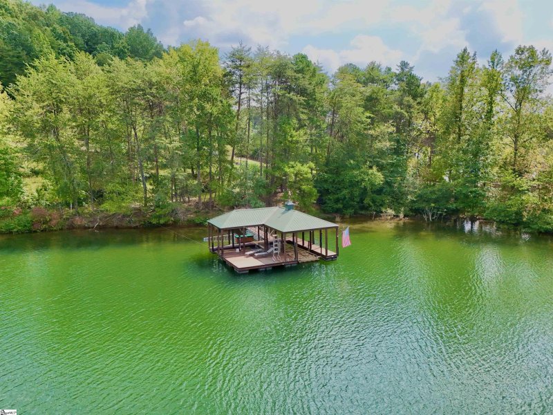 Property image 5 of 142 Island Water Drive in The Cliffs at Keowee Springs, Six Mile, SC 29682