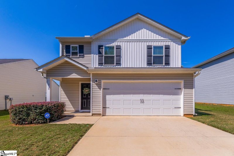 Property image 3 of 215 Penny Bennett Road in Bella Casa, Spartanburg, SC 29307