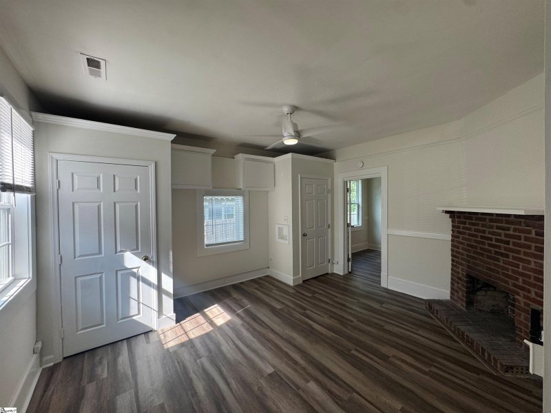 Property image 4 of 18 8th Avenue in Judson Mill, Greenville, SC 29611