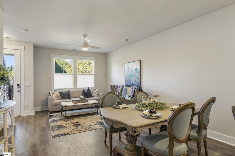 Property image 5 of 1194 N Pleasantburg Drive in Renaissance Place, Greenville, SC 29607