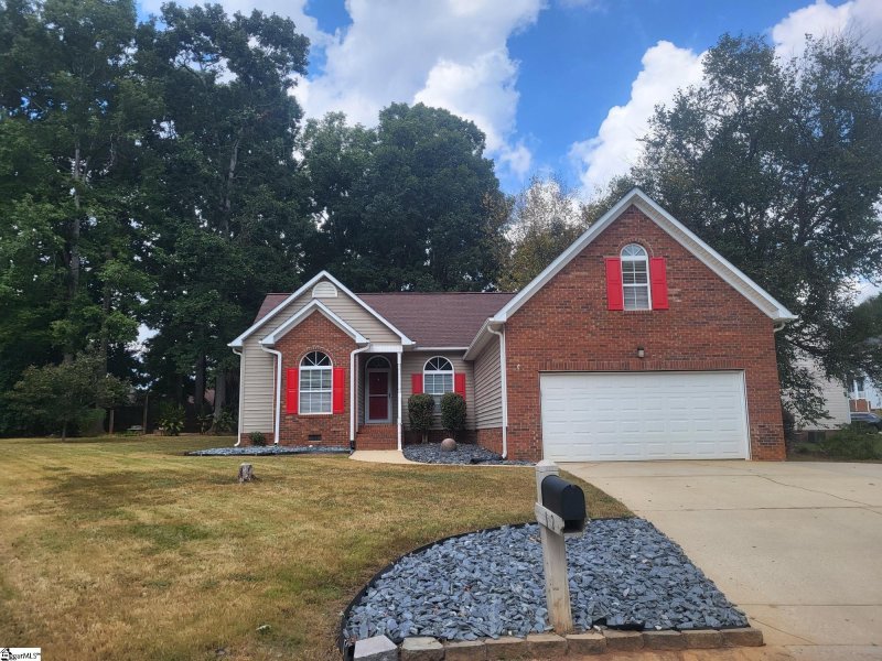 Property image 2 at 102 Colombard Court, Mauldin, SC 29662