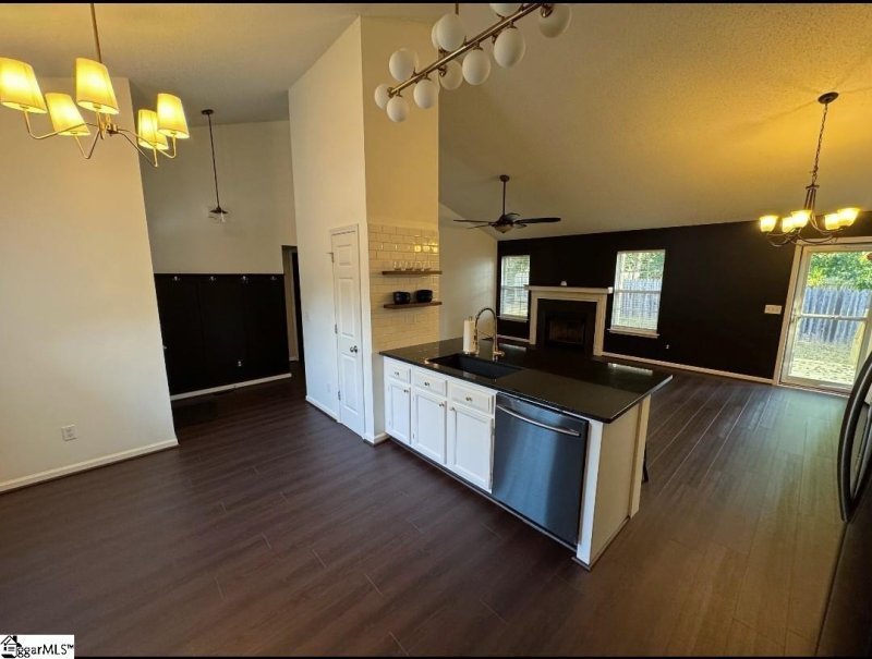 Property image 4 at 102 Colombard Court, Mauldin, SC 29662