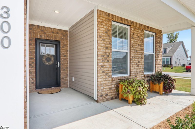Property image 3 of 300 Pickford Way in Harrington, Greenville, SC 29605