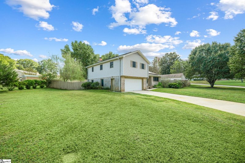 Property image 2 at 101 Menlo Drive, Simpsonville, SC 29680