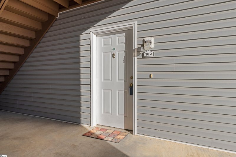 Property image 2 of 102 Pelham Square Way in Pelham Square, Greer, SC 29650