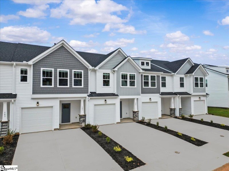 Property image 2 of 507 Harebell Way in Hickory Heights, Greenville, SC 29617