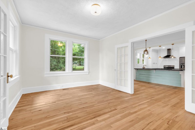 Property image 4 of 221 Brookdale Avenue in Fair Heights, Greenville, SC 29607