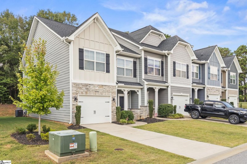 Property image 2 of 709 Wintergarden Place in Grandview Townes, Simpsonville, SC 29680