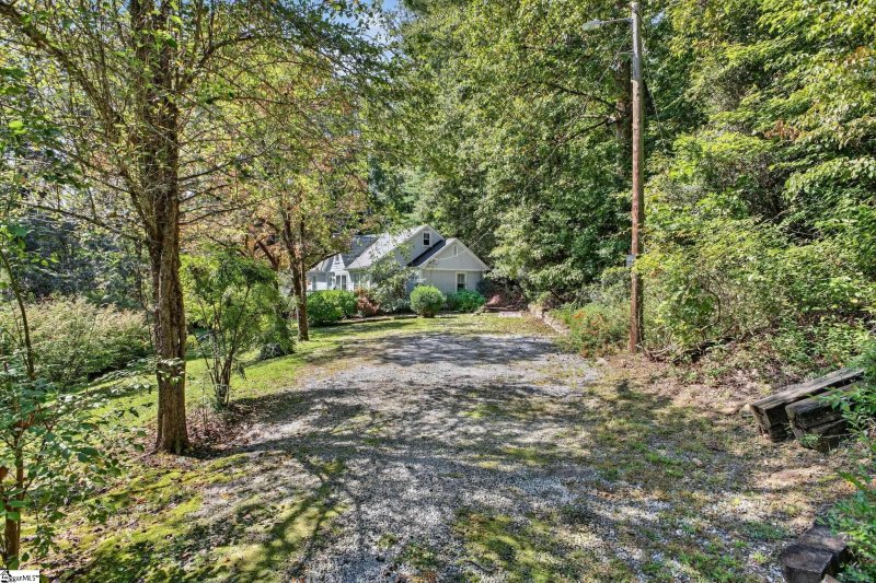 Property image 2 of 326 Caesars Head Highway in None, Cleveland, SC 29635