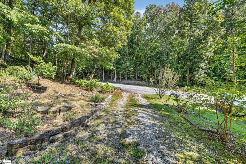 Property image 4 of 326 Caesars Head Highway in None, Cleveland, SC 29635
