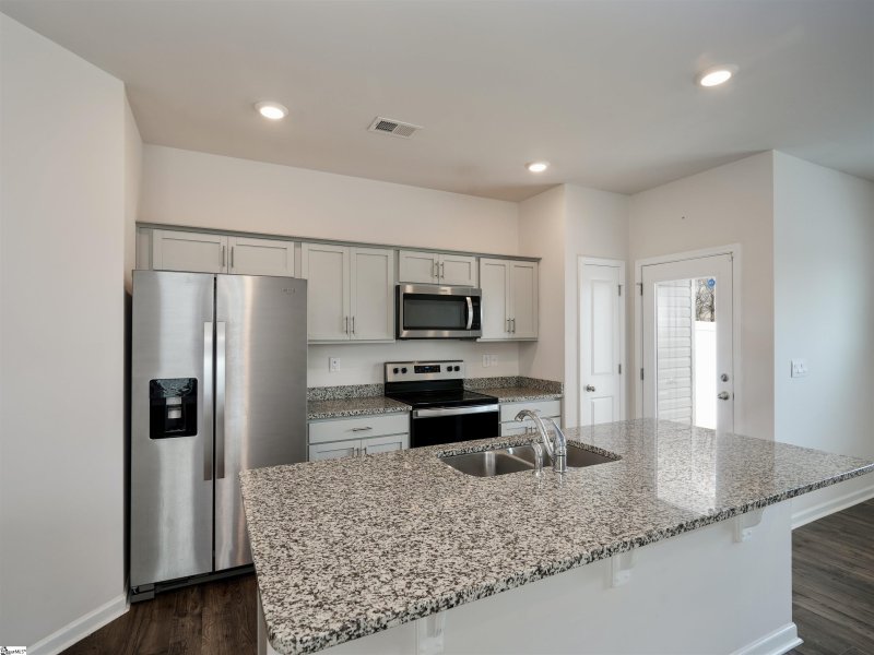 Property image 4 of 107 Sunriff Court in Brookside Ridge, Greer, SC 29651