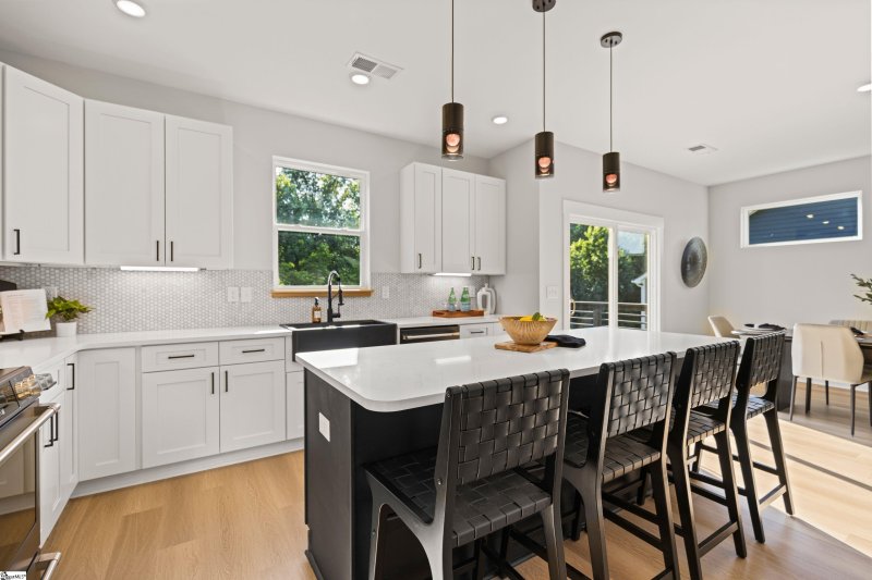 Property image 2 of 321 Serendipity Lane in Sunset Summits, Spartanburg, SC 29301