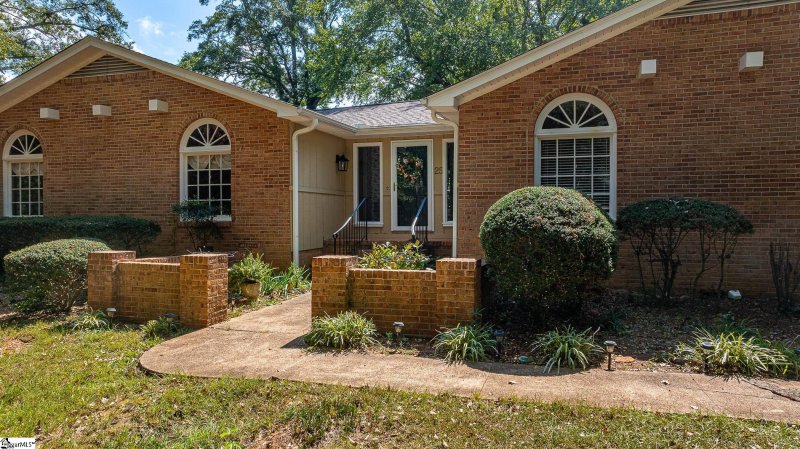 Property image 2 of 25 Country Club Drive in Country Club Estates, Greer, SC 29651