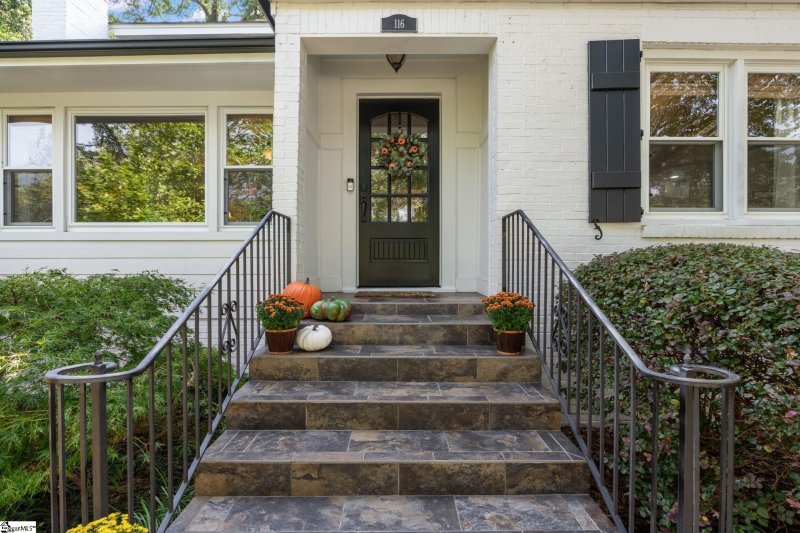 Property image 2 at 116 E Tallulah Drive, Greenville, SC 29605