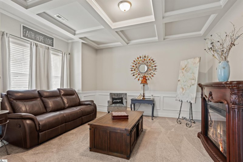 Property image 4 of 190 Colfax Drive in Sterling Estate, Boiling Springs, SC 29316