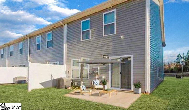 Property image 4 of 1136 S Norwhich Lane in Clevedale Farms, Spartanburg, SC 29301