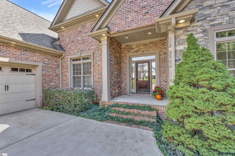 Property image 3 of 930 Bent Creek Run Drive in Spring Hill, Greer, SC 29651