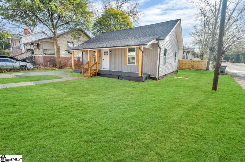 Property image 3 of 36 Dorsey Boulevard in Abney Mills, Greenville, SC 29611