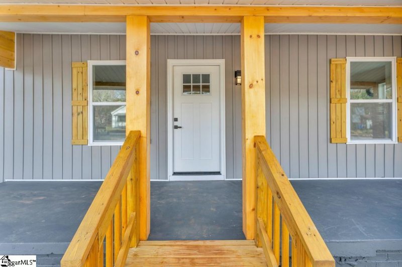 Property image 4 of 36 Dorsey Boulevard in Abney Mills, Greenville, SC 29611