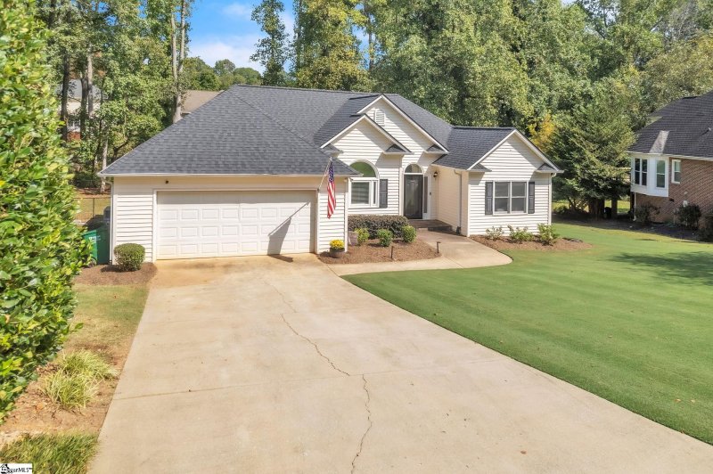 Property image 2 of 536 Yorktown Place in Bradford West, Moore, SC 29369