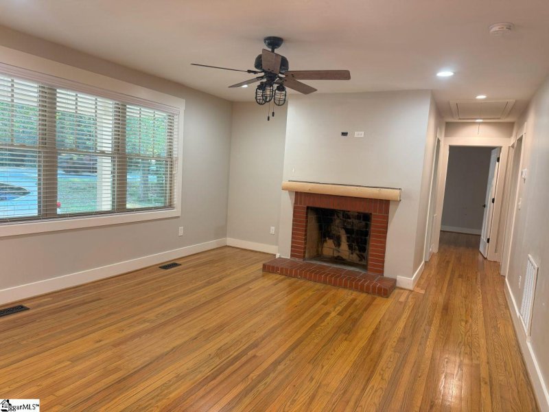 Property image 3 of 6520 Augusta Road in Pecan Terrace, Greenville, SC 29605