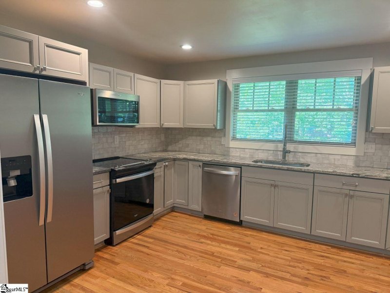 Property image 5 of 6520 Augusta Road in Pecan Terrace, Greenville, SC 29605