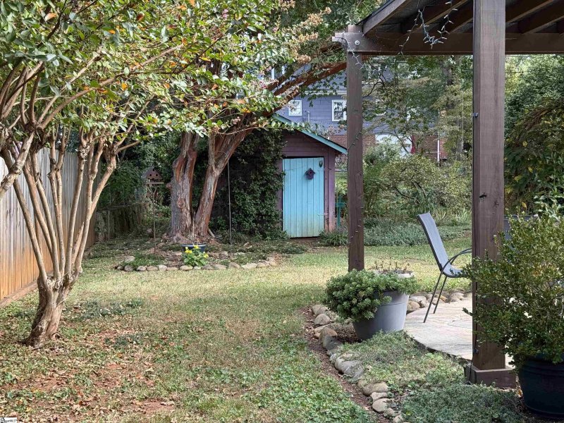 Property image 4 of 9 Kenwood Lane in North Main, Greenville, SC 29609