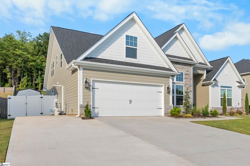 Property image 2 of 145 Juniper Hill Drive in Carriage Hill, Easley, SC 29642
