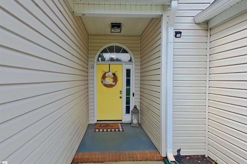 Property image 4 of 412 Ashley Oaks Drive in Wilson Ferry, Moore, SC 29369