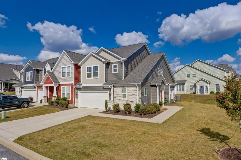 Peachtree Townes, Boiling Springs Community