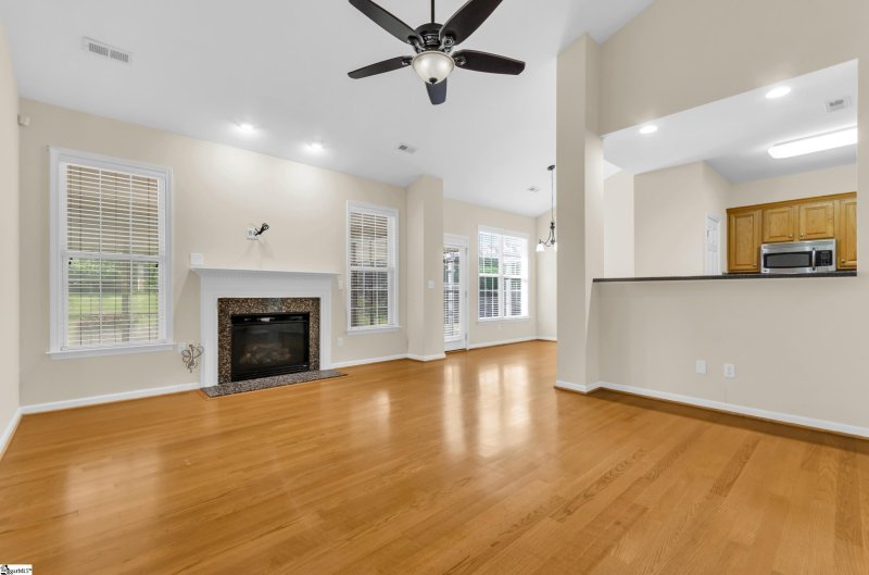 Property image 4 of 7 Wild Thorn Lane in Shadow Moss, Greenville, SC 29615