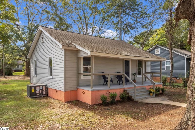 Property image 2 of 207 Brooks Avenue in Union Bleachery, Greenville, SC 29617