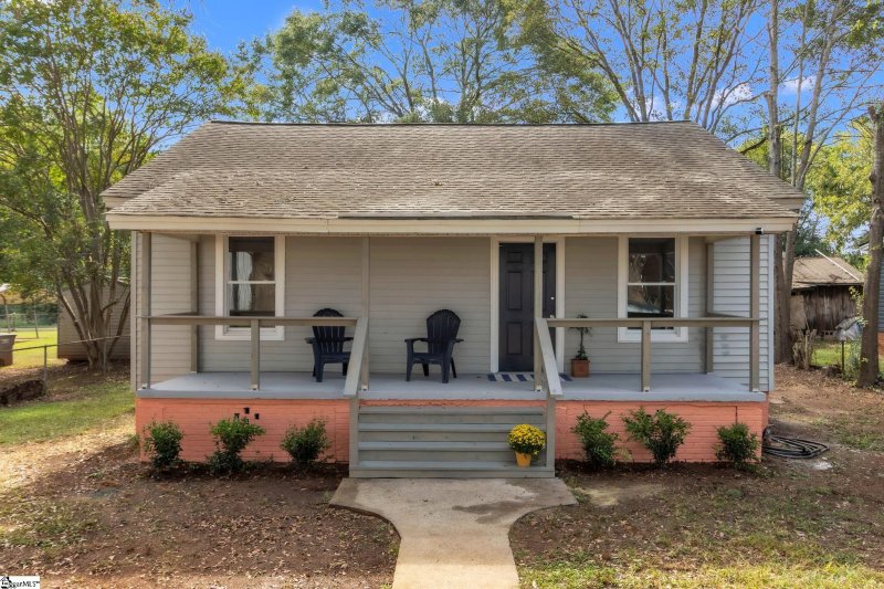 Property image 3 of 207 Brooks Avenue in Union Bleachery, Greenville, SC 29617