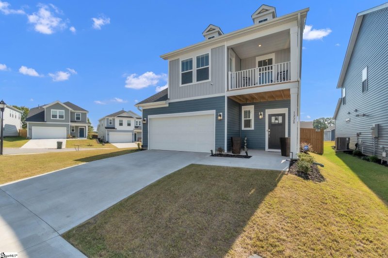 Property image 2 of 1228 Cyndis Lane in Donahue Hill, Greer, SC 29651