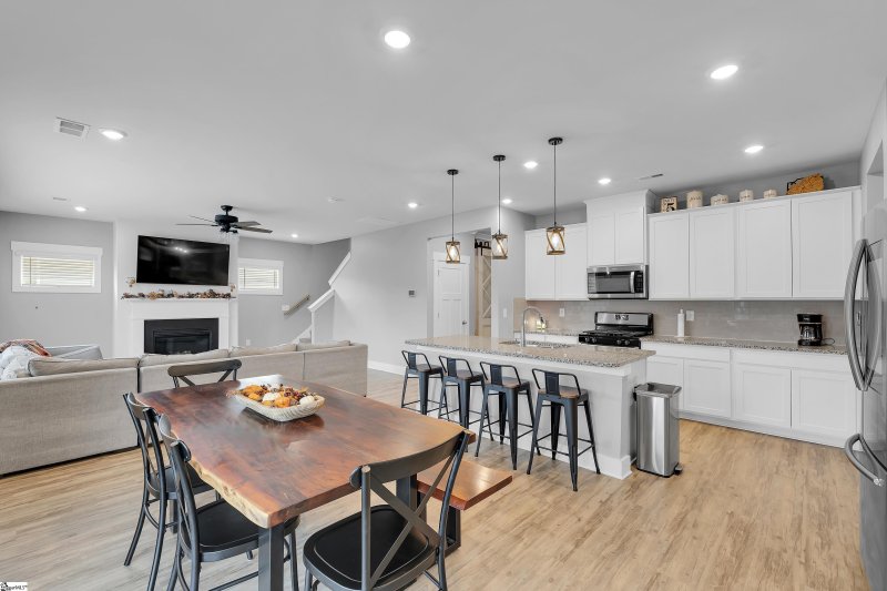 Property image 2 of 315 Pewter Circle in Highland Chase, Simpsonville, SC 29680