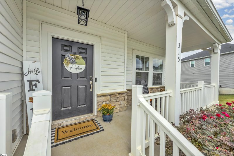Property image 3 of 315 Pewter Circle in Highland Chase, Simpsonville, SC 29680
