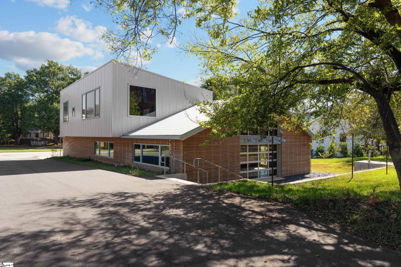 Abney Mills, Greenville Community