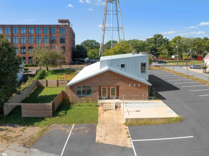 Property image 3 of 20 Draper Street in Abney Mills, Greenville, SC 29611