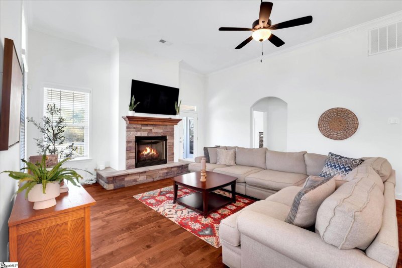 Property image 4 of 202 Montview Circle in Stone Park, Travelers Rest, SC 29617