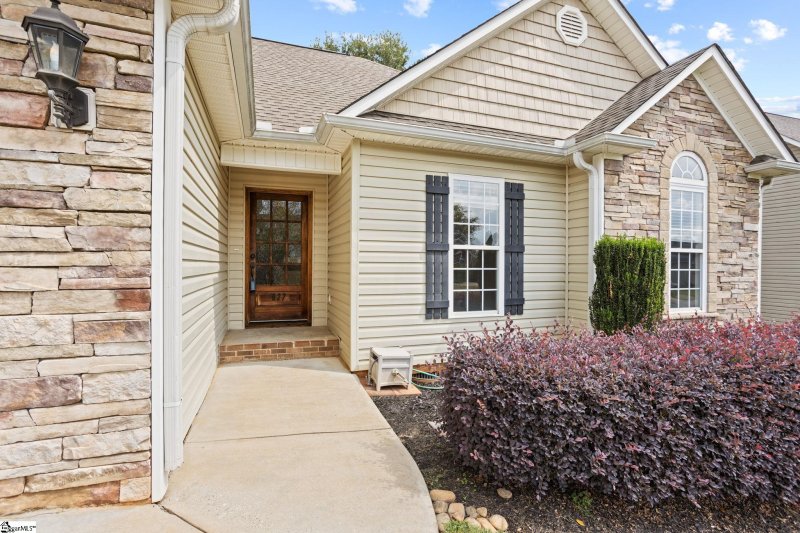 Property image 3 at 627 Secretariat Drive, Boiling Springs, SC 29316