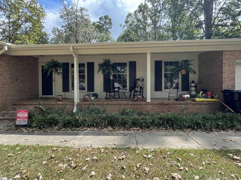 Property image 4 of 203 W Fernwood Road in Poinsettia, Simpsonville, SC 29681
