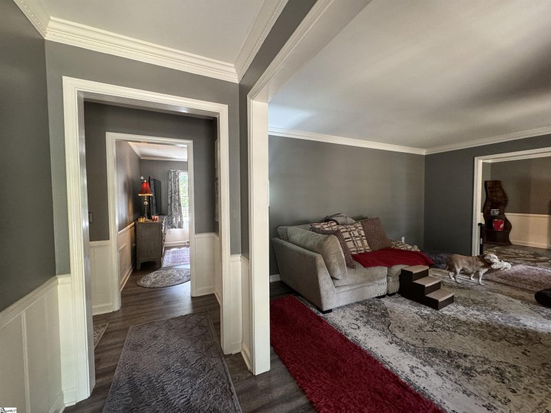 Property image 5 of 203 W Fernwood Road in Poinsettia, Simpsonville, SC 29681