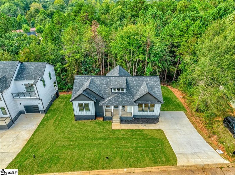 Property image 3 of 216 Riverbreeze Road in River Breeze, Greenville, SC 29611