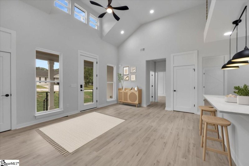 Property image 5 of 216 Riverbreeze Road in River Breeze, Greenville, SC 29611