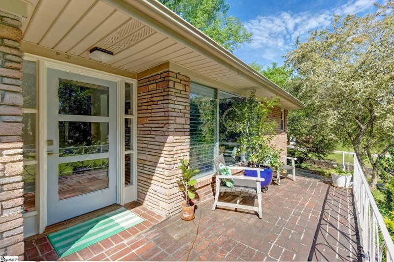 Property image 2 at 125 Batesview Drive, Greenville, SC 29607