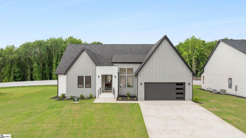 Property image 2 of 2062 Blessed Drive in Innova Estates, Inman, SC 29349