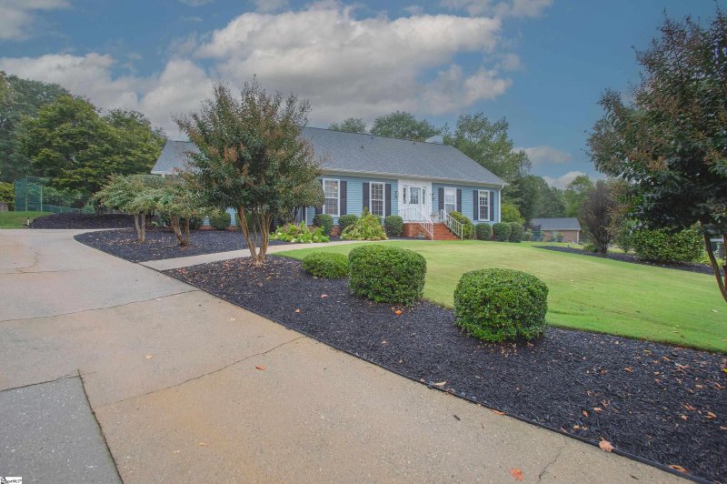 Property image 2 of 108 Berrywood Court in Sugar Creek, Greer, SC 29650