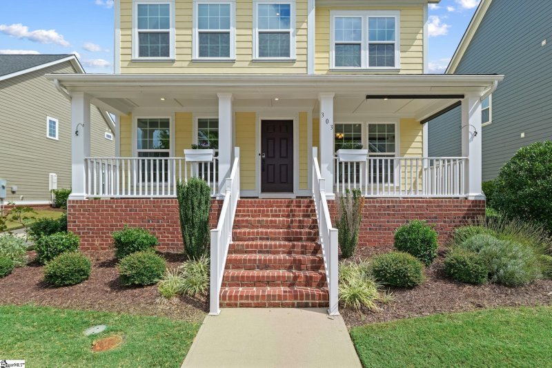 Property image 2 of 303 Verlin Drive in Hollingsworth Park, Greenville, SC 29607
