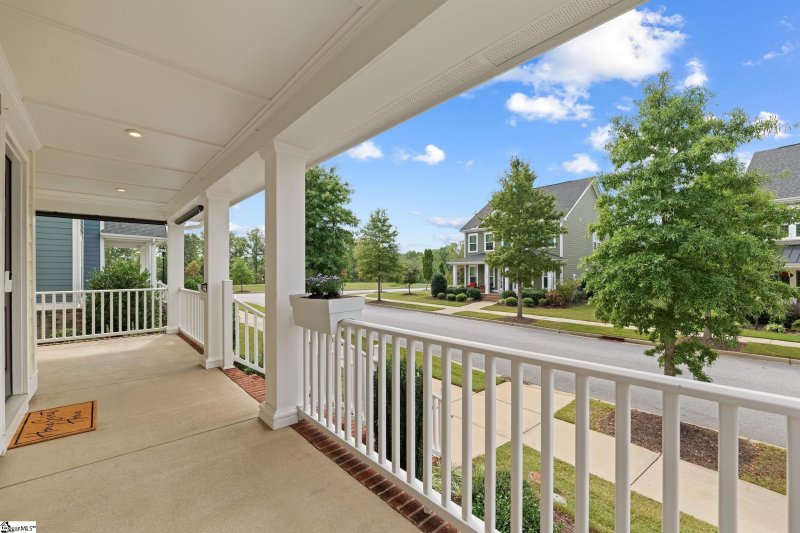 Property image 3 of 303 Verlin Drive in Hollingsworth Park, Greenville, SC 29607