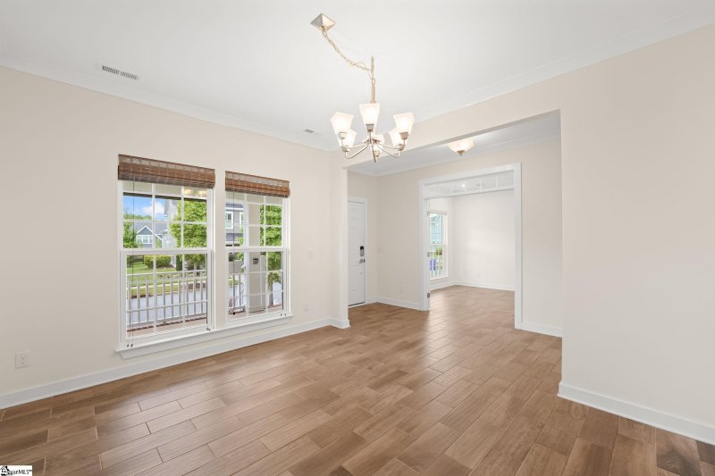 Property image 5 of 303 Verlin Drive in Hollingsworth Park, Greenville, SC 29607